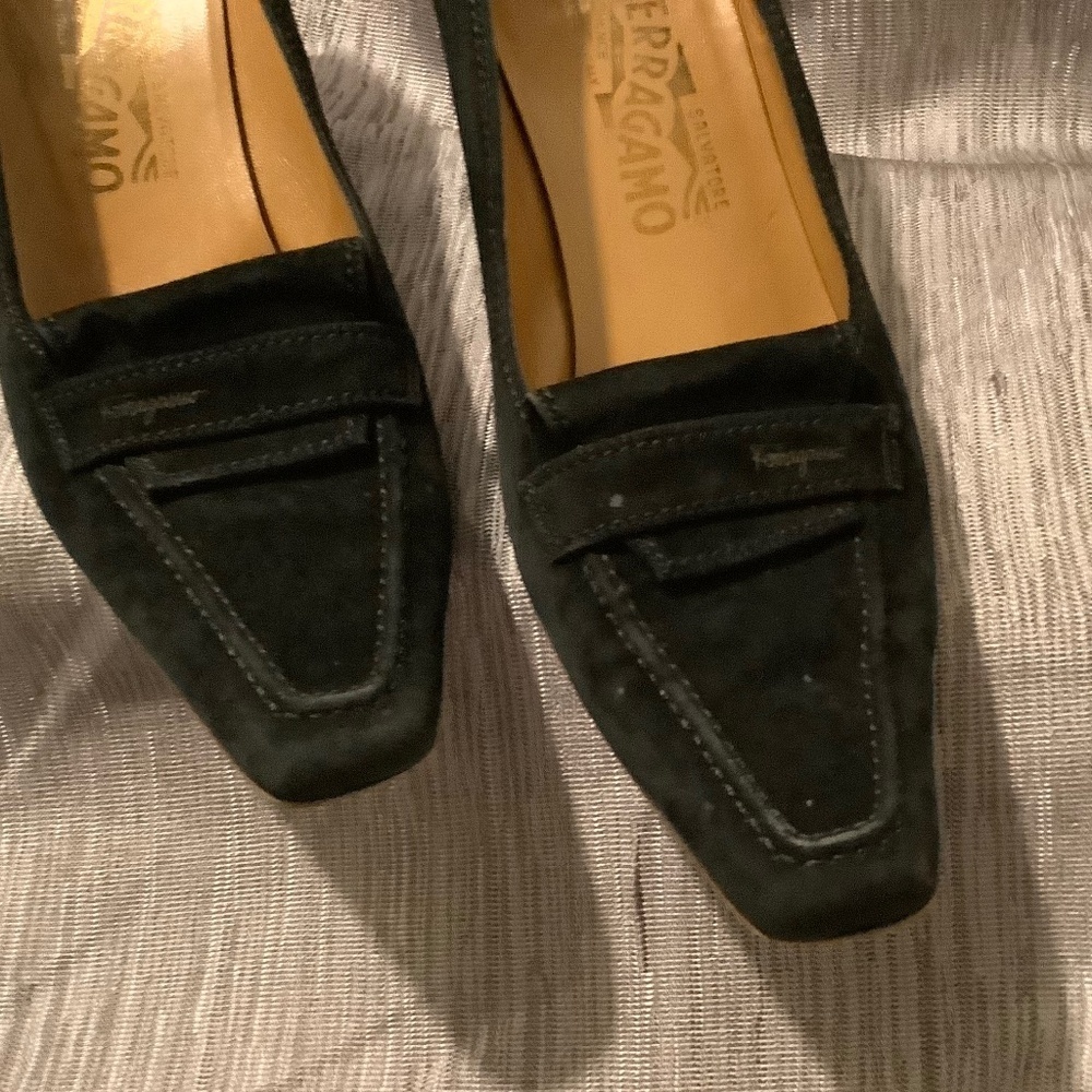 Ferragamo Black Suede Loafer Pumps Heels Sz 8 - Picture 2 of 14